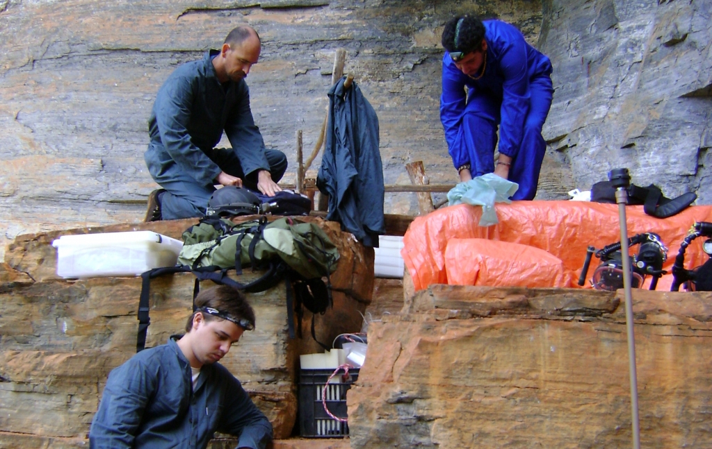 September/2012 field trip - Felipe, Bruno and Max getting ready to enter the cave