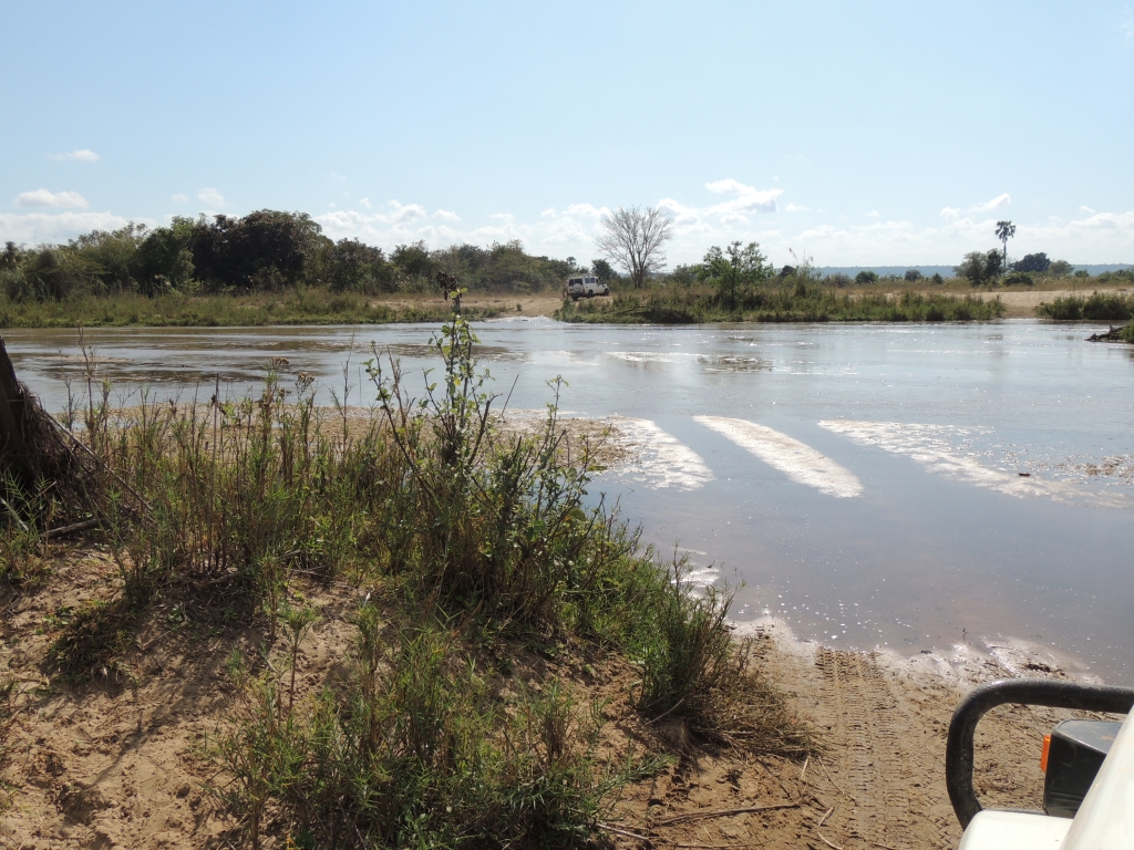 Muhuwesi crossing