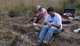 Renato and Felipe digging