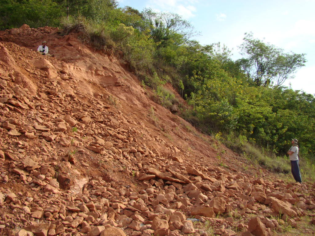 Campo Outubro/2016 - Escavadeira no Cerro Botucaraí