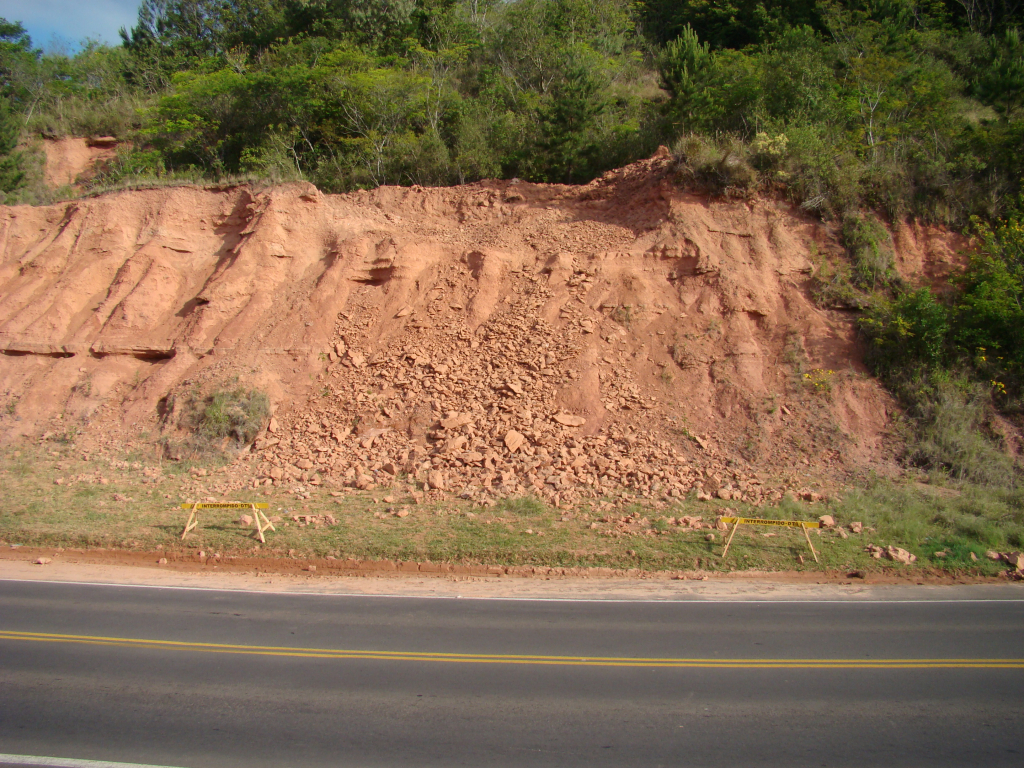 Campo Outubro/2016 - Escavadeira no Cerro Botucaraí