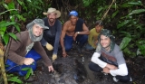August/2013 field-trip - Marcos, Max, Giovane and the turtle in the jungle, Purus River