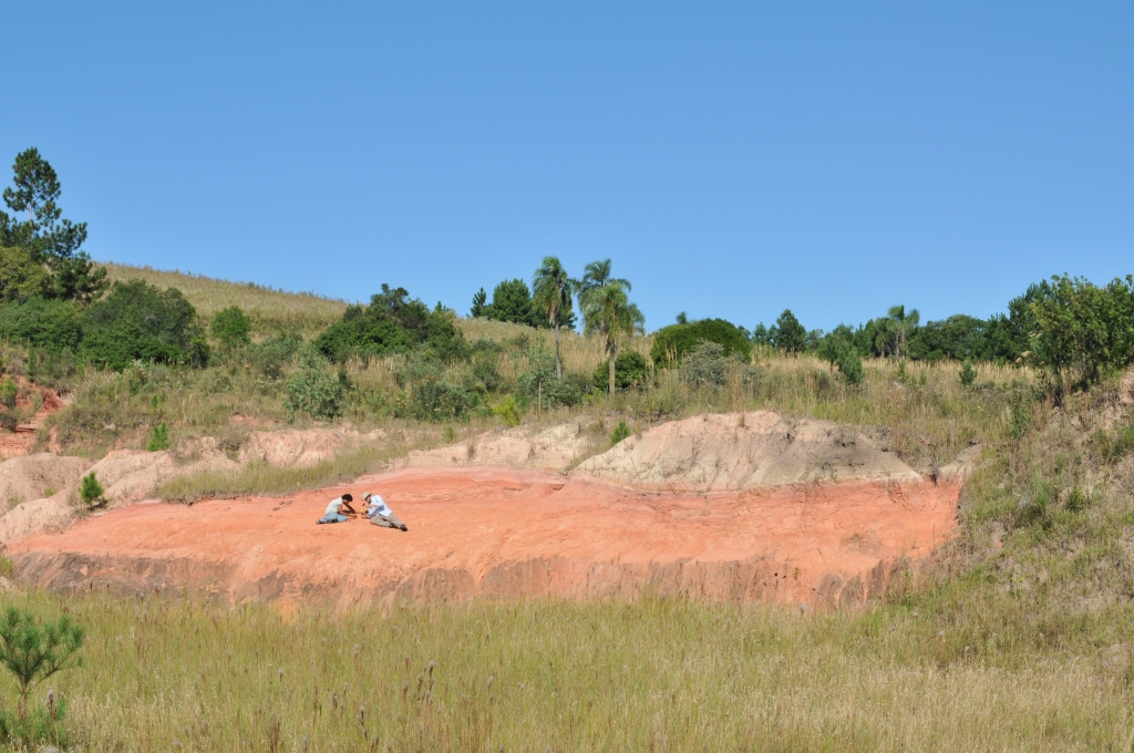 April/2011 field trip - Digging at 'Linha São Luiz' site, Faxinal do Soturno