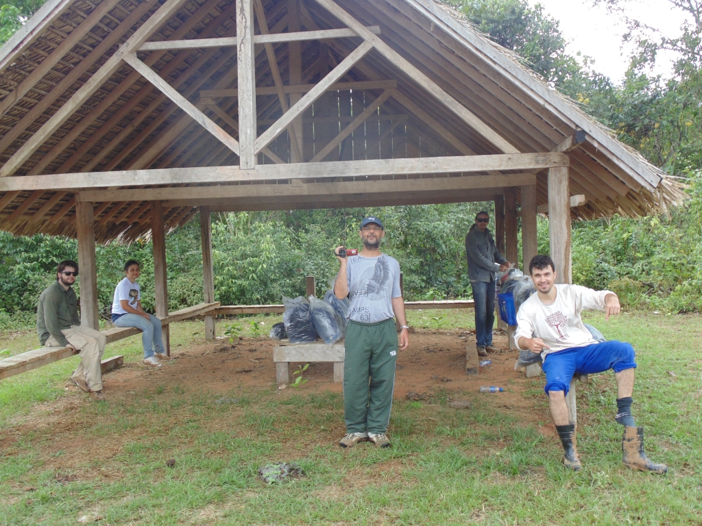 August/2014 field-trip - Boarding area at Foz do Breu airport, Rio Juruá