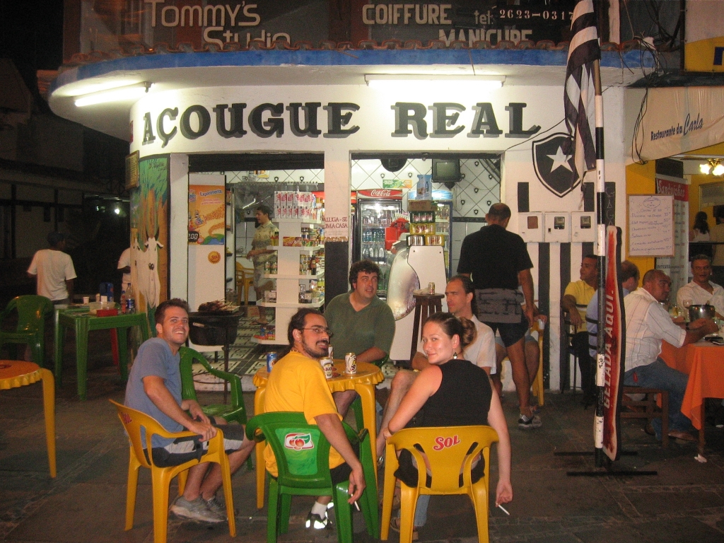 Integrantes do laboratório à noite durante o XX Congresso Brasileiro de Paleontologia em Búzios (2007)