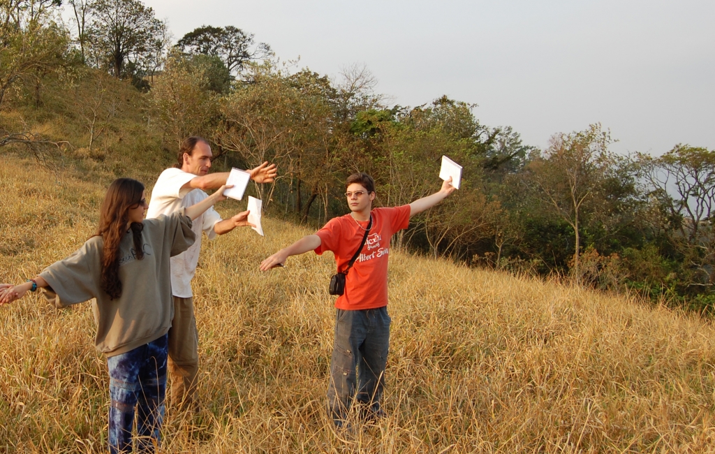 Basin tectonics theater: field work of 'Geology' undergrad course, Serra de Itaqueri-SP (2007)