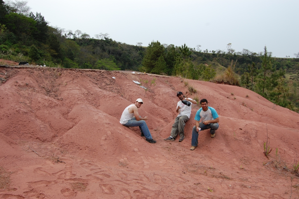 September/2007 field trip - Coffee breack at the outcrop