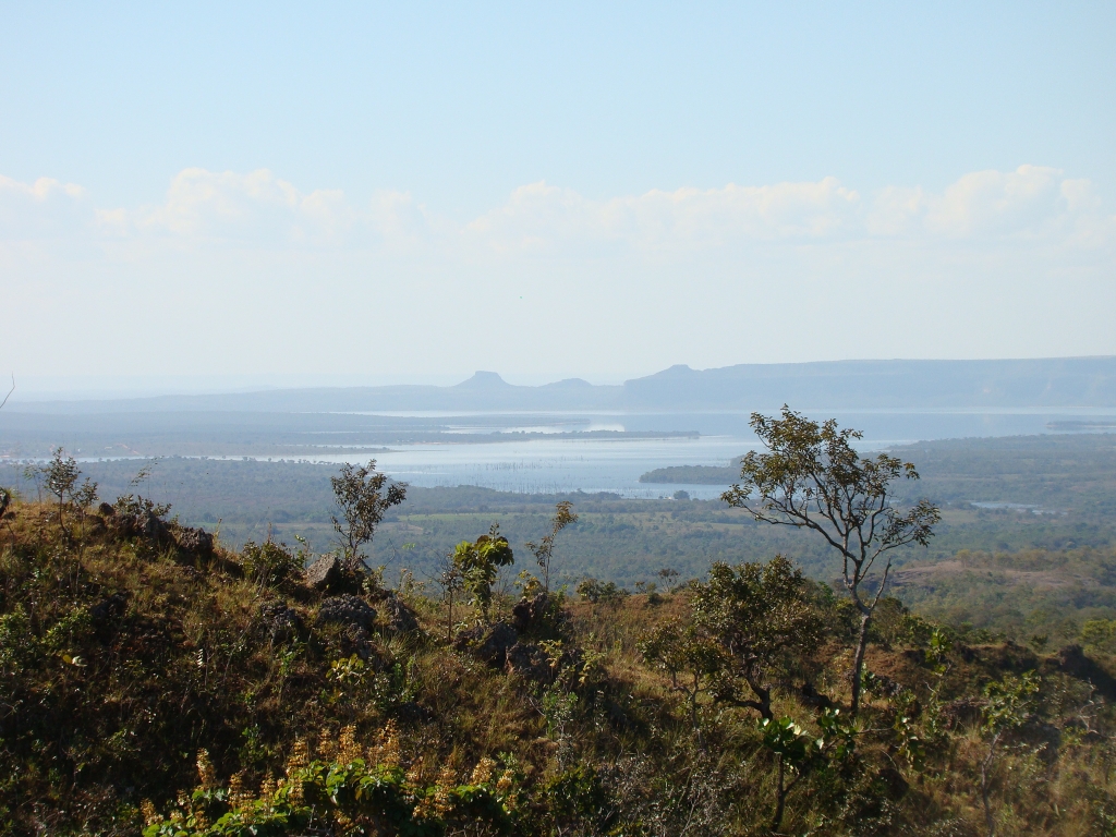 June/2011 field work - Manso reservoir as seen from Cambambe Hill, Chapada dos Guimarães -MT
